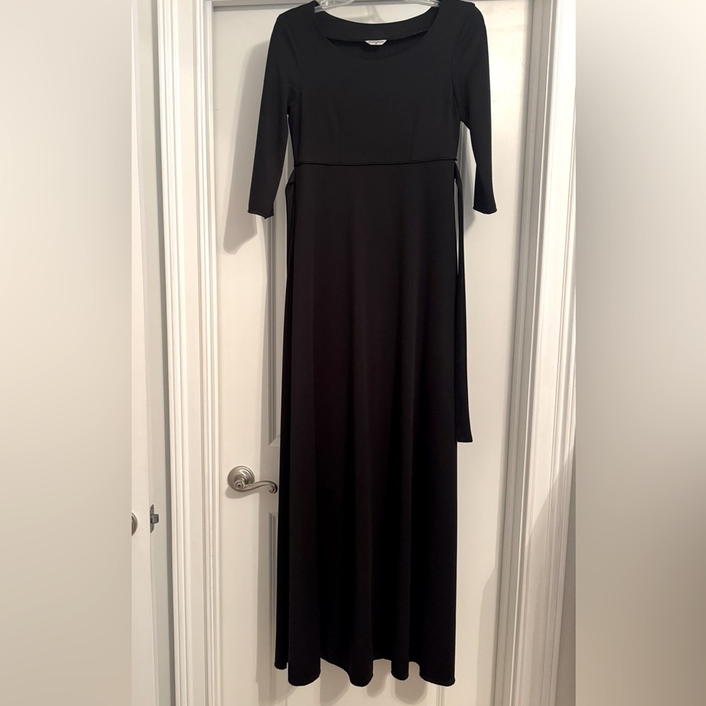 Formal Fashions Inc Black Maxi Dress Size 4
Concert Dress
